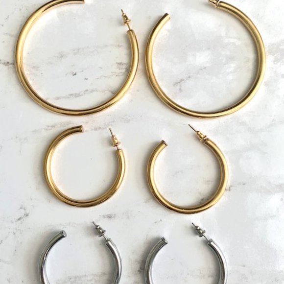 Gold Plated Lightweight Large or Medium Hoop Earrings - Picture 10 of 14